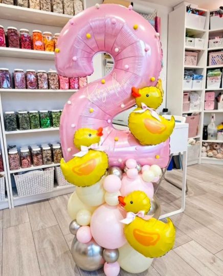 Цифра Утята розовая из шаров