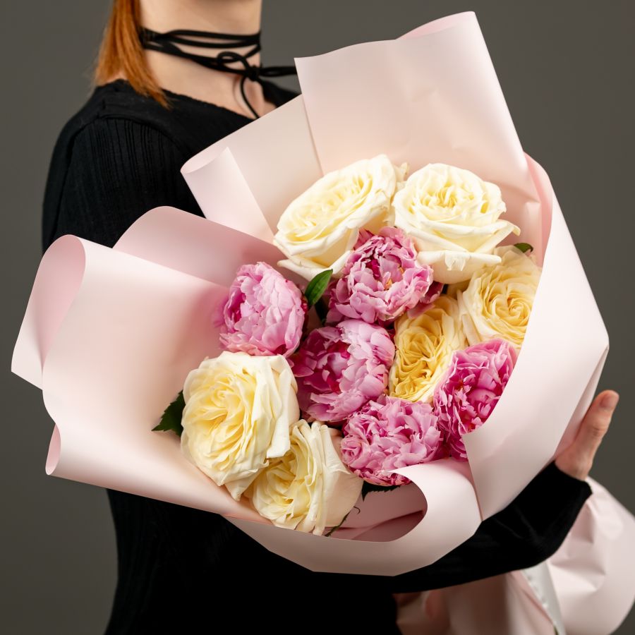 Пионы 5 шт + кендл 6 шт