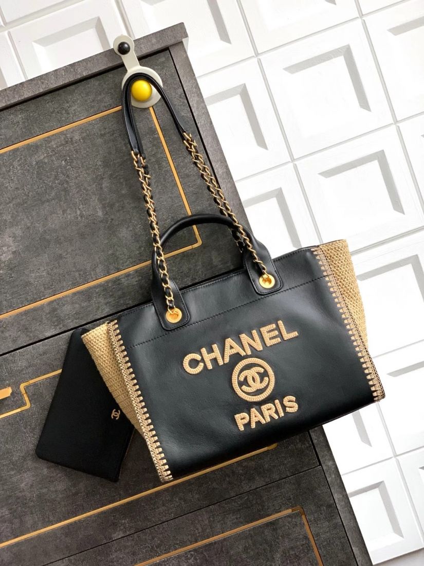 CHANEL 50x30x22 cm