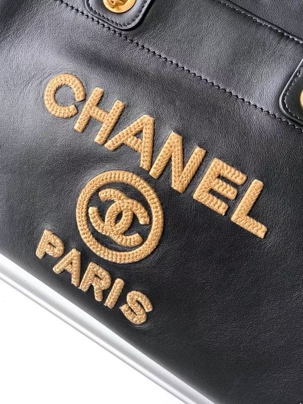 CHANEL 50x30x22 cm