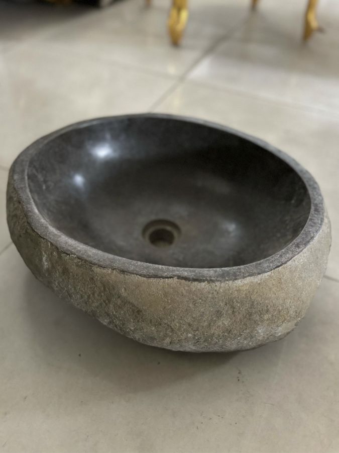 Раковина из речного камня 44х36 см