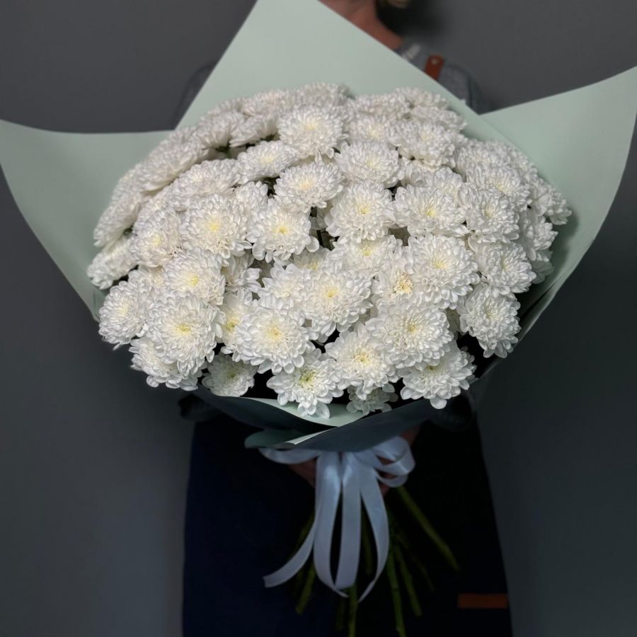 Букет из белых хризантем