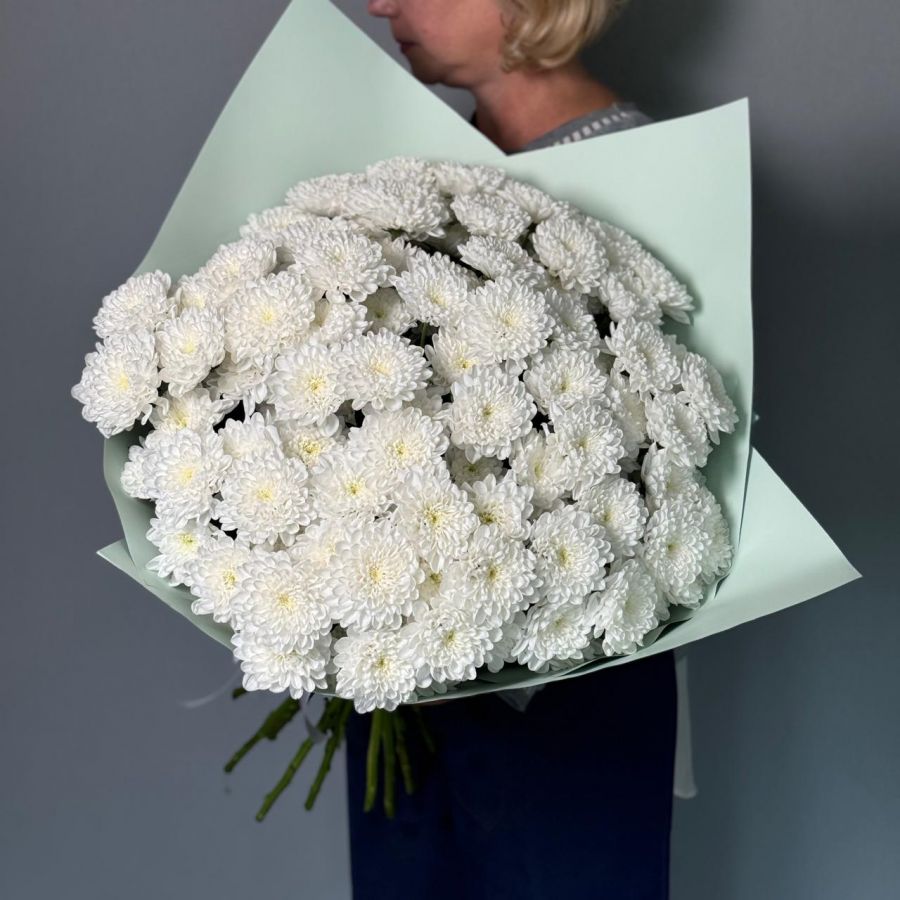 Букет из белых хризантем