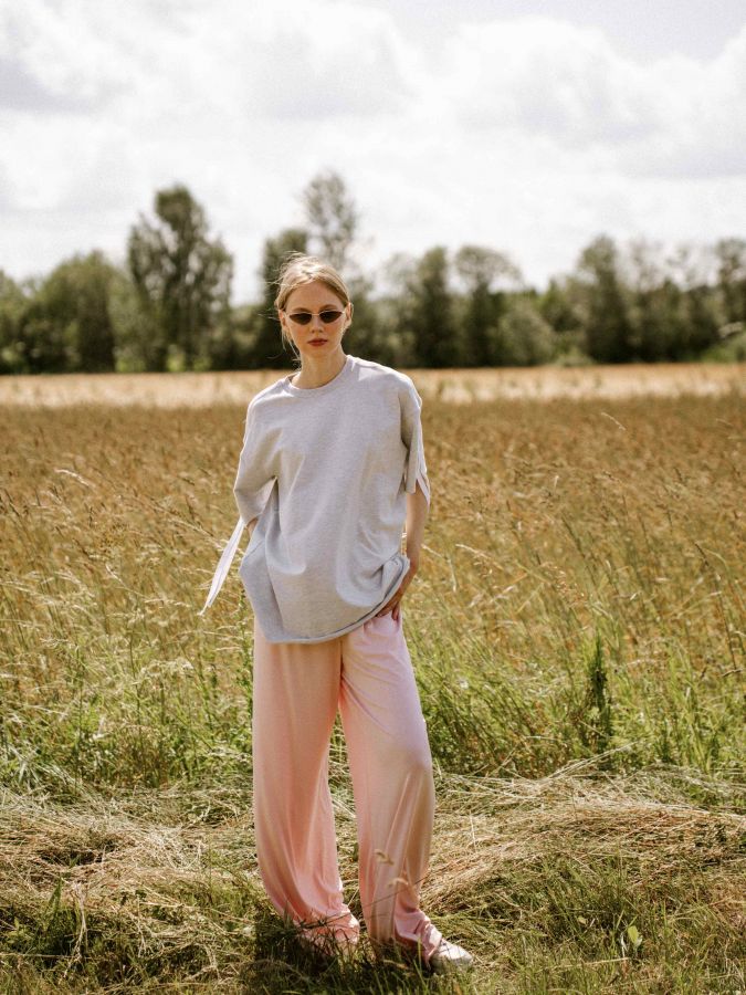 Футболка оверсайз серая с лампасами