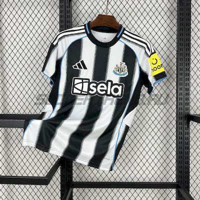 Домашняя форма Newcastle United 25/26