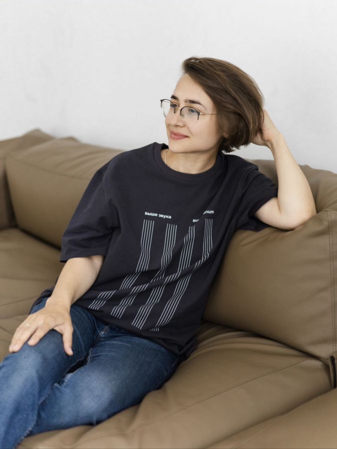 Футболка "Выше звука" графит