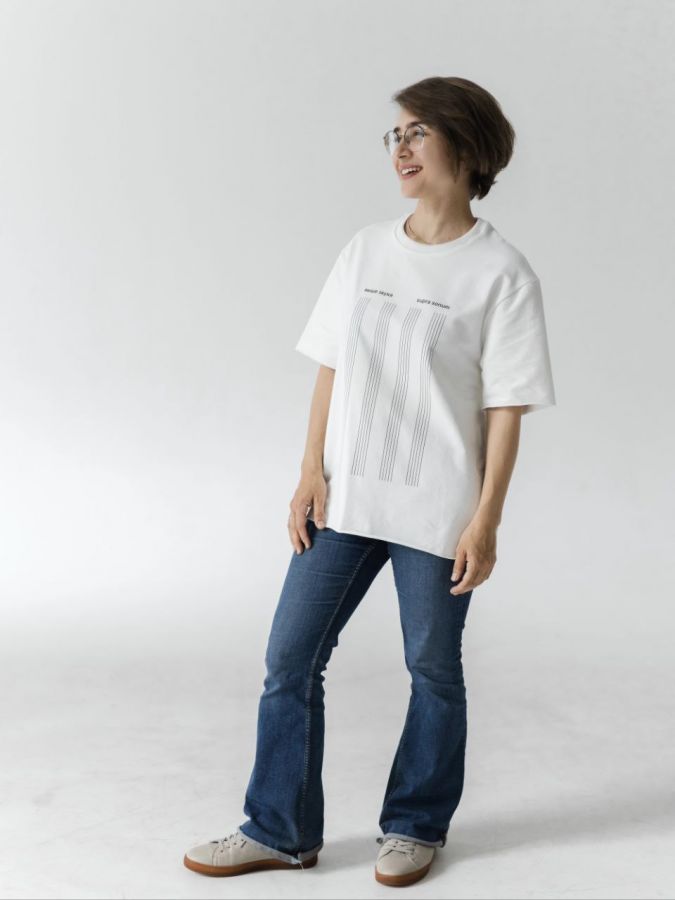 Футболка "Выше звука" молочная