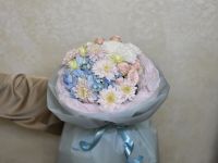 Сборный букет из роз, хризантем и гортензии