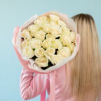 Белая роза 25 шт (60см)