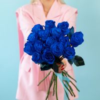 15 синих роз