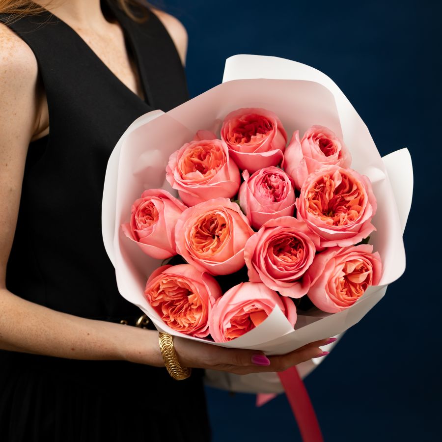 11 роз (сорт Пинк Экспрешн)