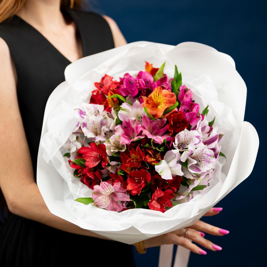 15 альстромерия