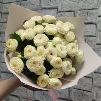 Пионовидная кустовая роза