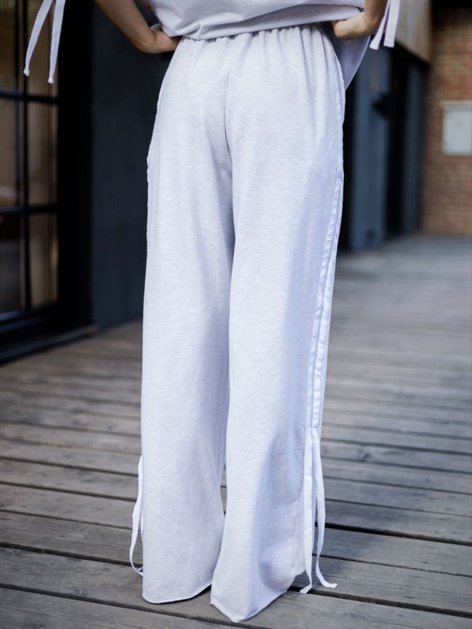 Брюки прямые серые с лампасами