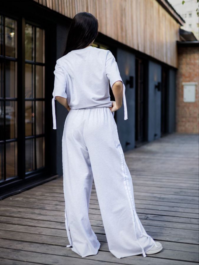 Брюки прямые серые с лампасами