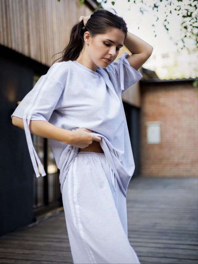 Брюки прямые серые с лампасами