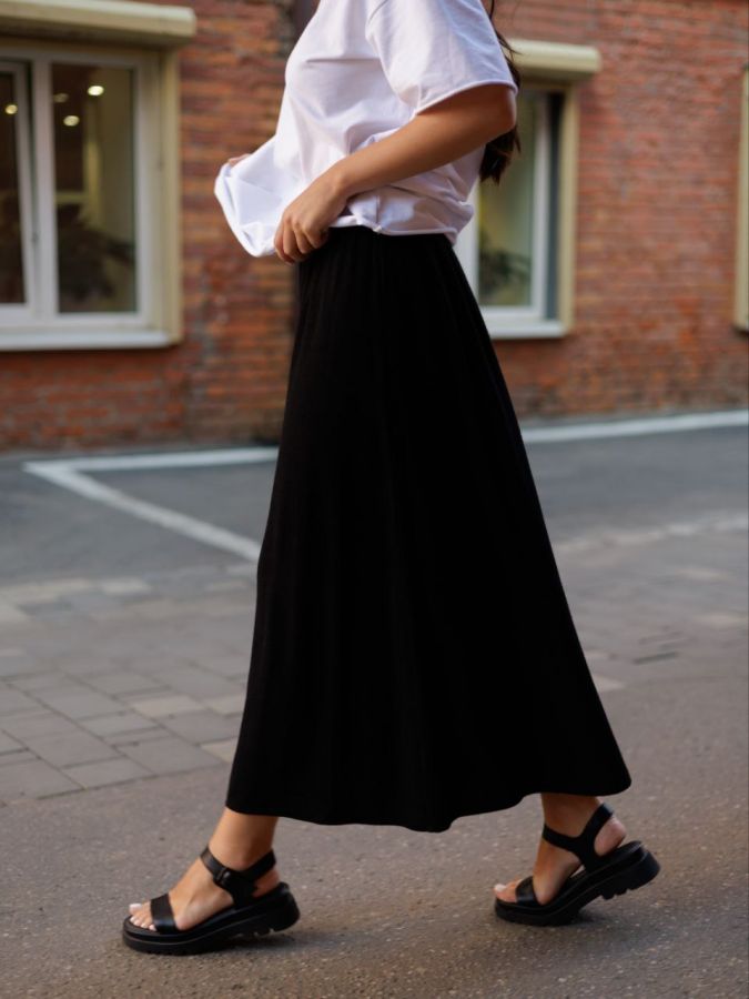 Юбка из крапивы черная