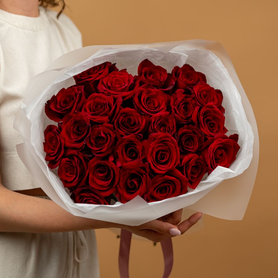 Красная роза 25шт (60см, сорт Эксплорер)