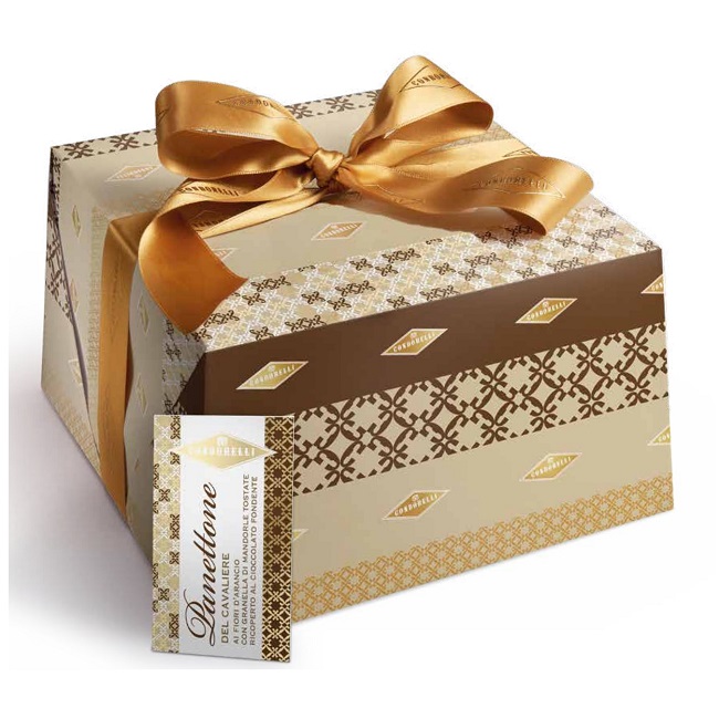Панеттоне с миндальной пастой, покрытый ореховой глазурью, Condorelli, 1000 г, Panettone con pasta di mandorle, ricoperto di glassa alle mandorle e decorato con mandorle e pistacchi 1000 g