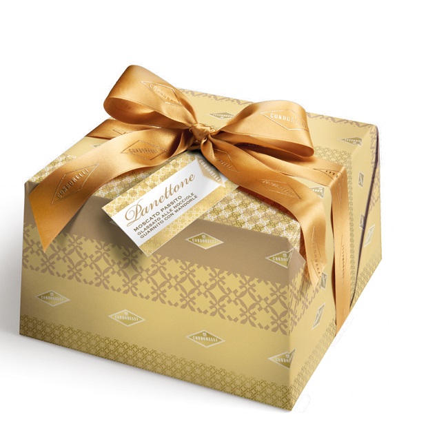 Панеттоне с «Мускатом Пассито» с ореховой глазурью, Condorelli, 1000 г, Panettone al Moscato Passito glassato alle nocciole guarnito con mandorle 1000 g