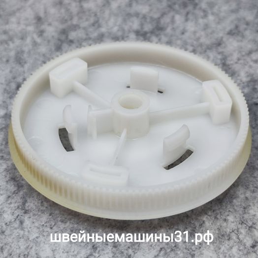 Зубчатое колесо верхнего вала Toyota SP Series, Model ECO26A и др. Количество зубьев 126/22; диаметр отверстия под вал 8 мм; длина 21 мм; диаметр зубчатой части 79,2 мм/33,5 мм.       Цена 495 руб.