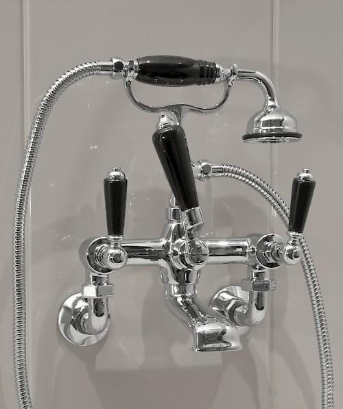 Смеситель для ванны и душа Devon&Devon Black Dandy MARF40M цена от 203 260 ₽ Фото Смеситель для ванны и душа Devon&Devon Black Dandy MARF40M