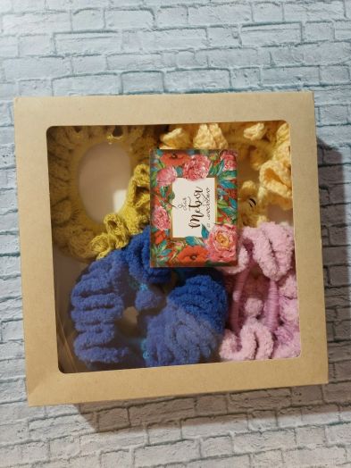 Комплект из 4-х резинок для волос ручной работы