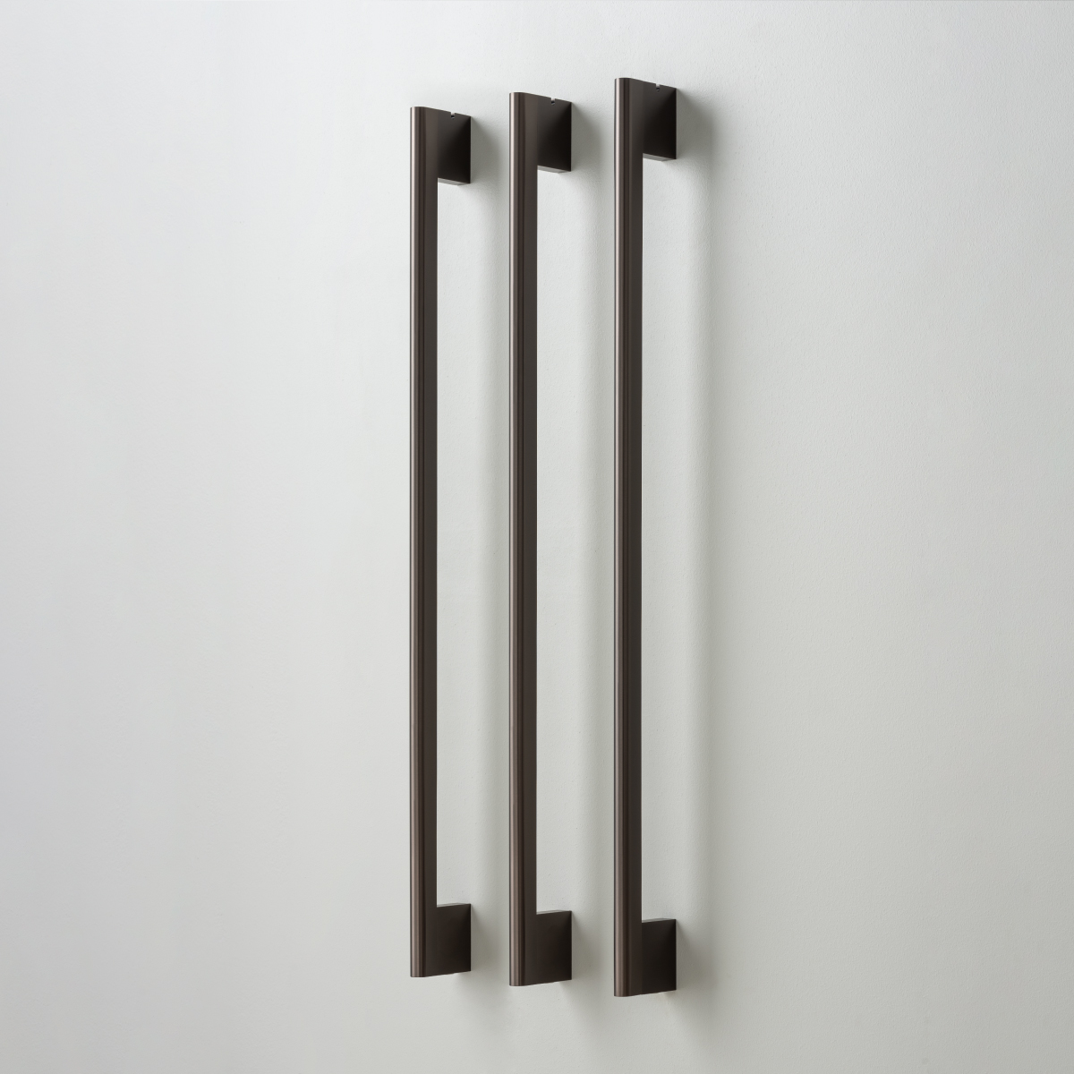 Полотенцесушитель Cea Design SIXTY нержавеющая сталь SIX136 цена от 488 015 ₽ Фото Полотенцесушитель Cea Design SIXTY нержавеющая сталь SIX136