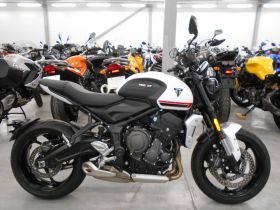 TRIUMPH TRIDENT660