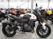TRIUMPH TRIDENT660