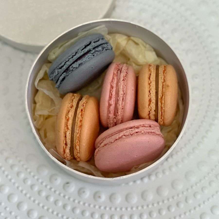 Коробочка-комплимент с макаронс