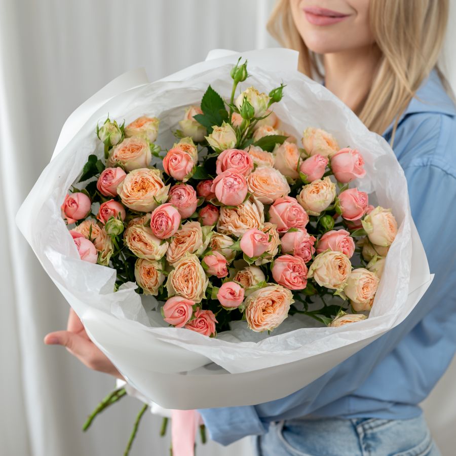 11 кустовых роз (сорт Кения) нежный микс