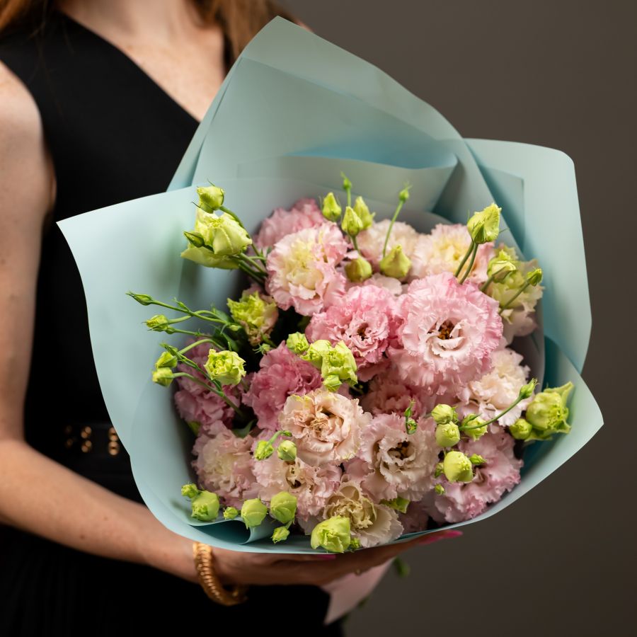 9 розовых эустом