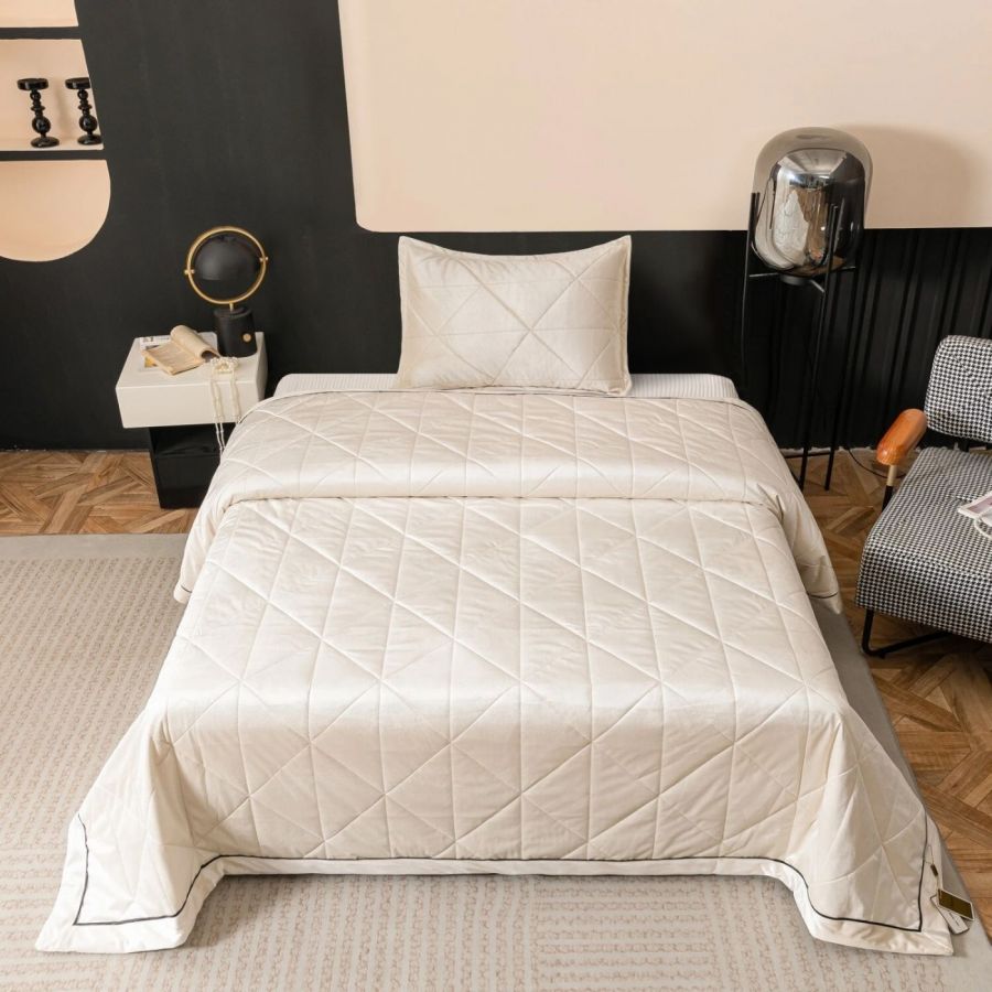 Велюровое покрывало в клетку OVL033