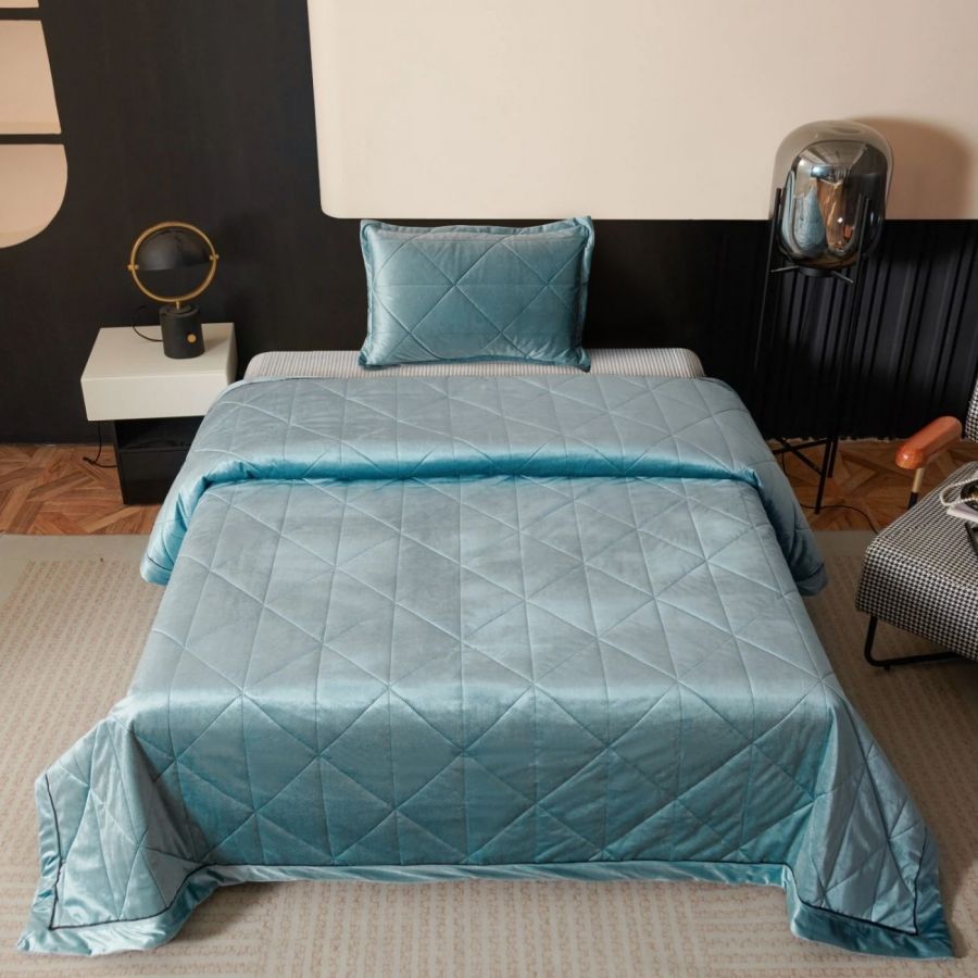 Велюровое покрывало в клетку OVL040