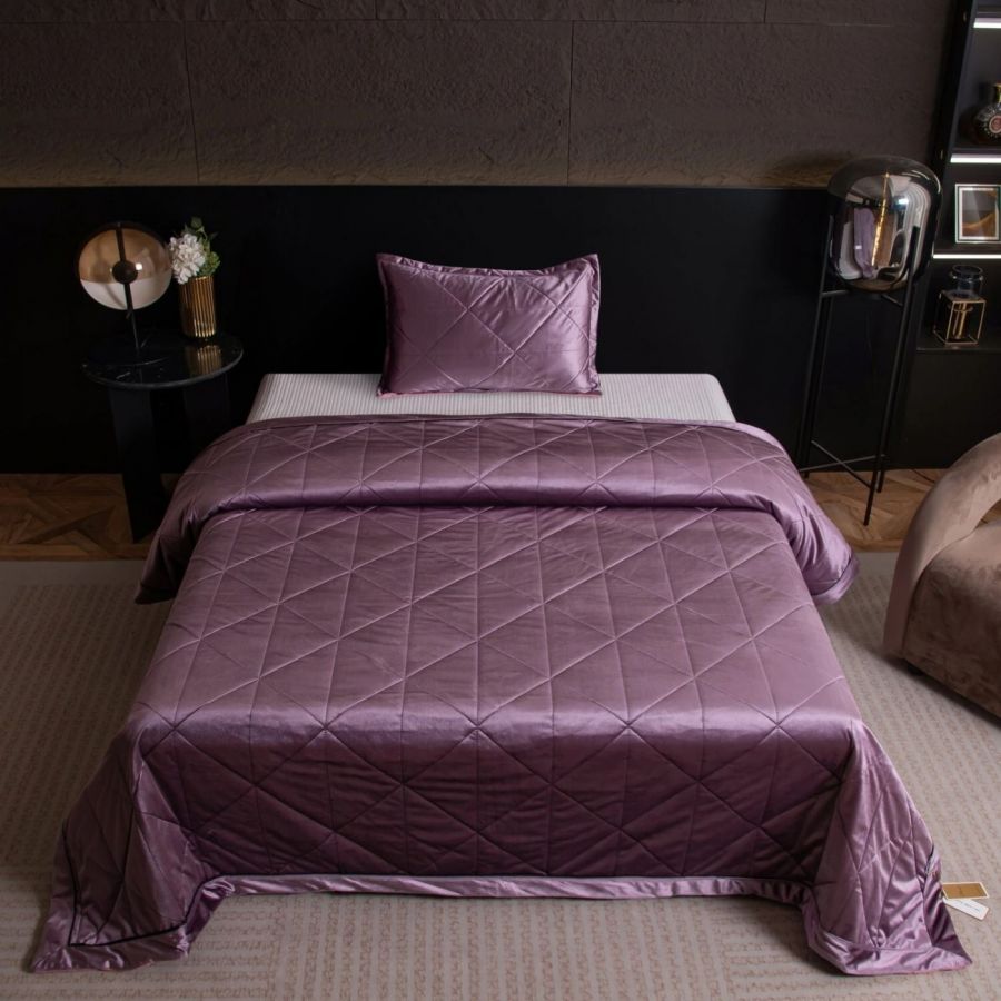 Велюровое покрывало в клетку OVL042