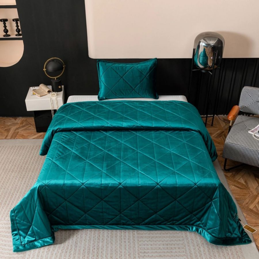 Велюровое покрывало в клетку OVL045