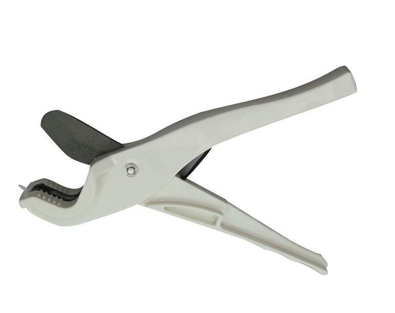 Ножницы для металлопластиковых труб 16-32 мм с пластиковыми ручками Millennium