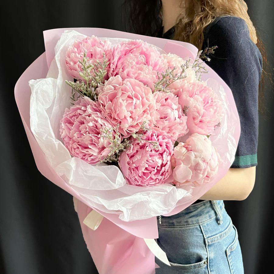 Пионы и лимониум