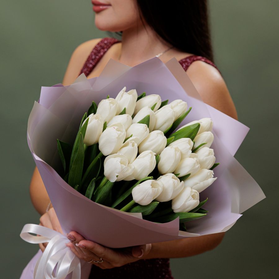 Белые тюльпаны