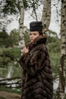 Частная коллекция «Gloria». Эксклюзивная шуба из баргузина с орнаментом на рукаве