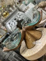 Вазы стеклянные в руках 38х17 см