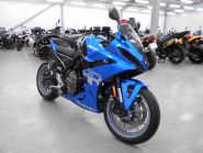 SUZUKI GSX-8R