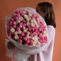 Охапка пионовидных кустовых роз 35 шт.