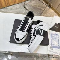 Мужские кроссовки Valentino