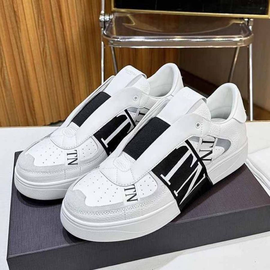 Мужские кроссовки Valentino