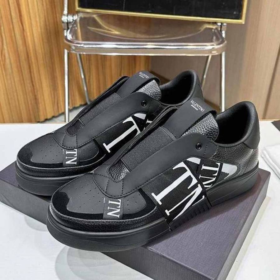 Мужские кроссовки Valentino