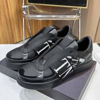Мужские кроссовки Valentino