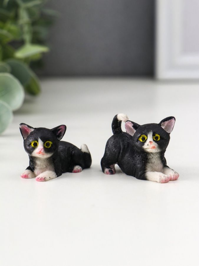 Фигурка полистоун «Чёрно-белый котёнок», 2.2?3?4.4 см, МИКС