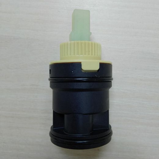 Керамический картридж с прямым подключением гибкой подводки KX1063AB